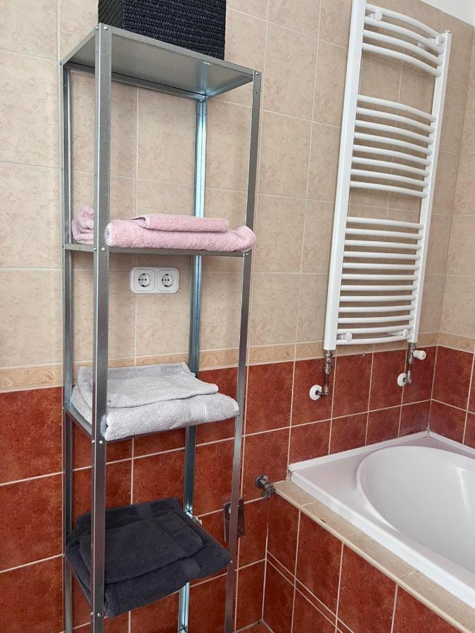 Hb Downtown Sunny Apartman Budapest Bagian luar foto